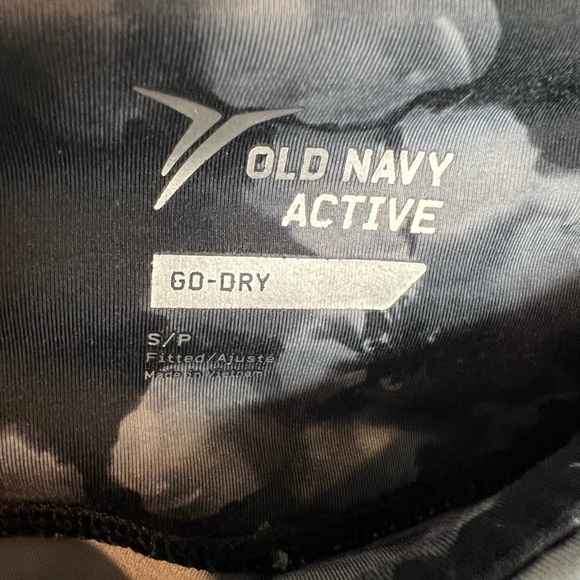 D11.9 Old Navy Black floral Capri compression leggings Size small S - Picture 4 of 5